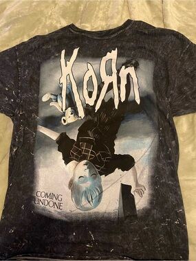 Korn "Coming Undone" Graphic Band Tee in Black/Gray